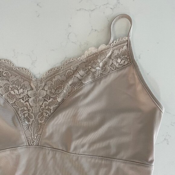 Marks and Spencer Polyamide Blend Shapewear Chemise w Lace Fawn Sz UK 16/US 12 - Picture 4 of 12